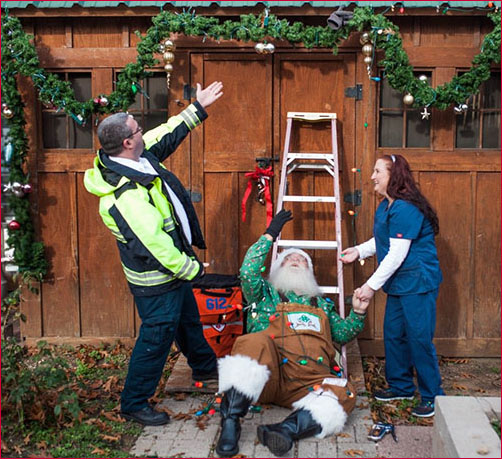 Santa Claus of Tulsa is saved by the EMTs!